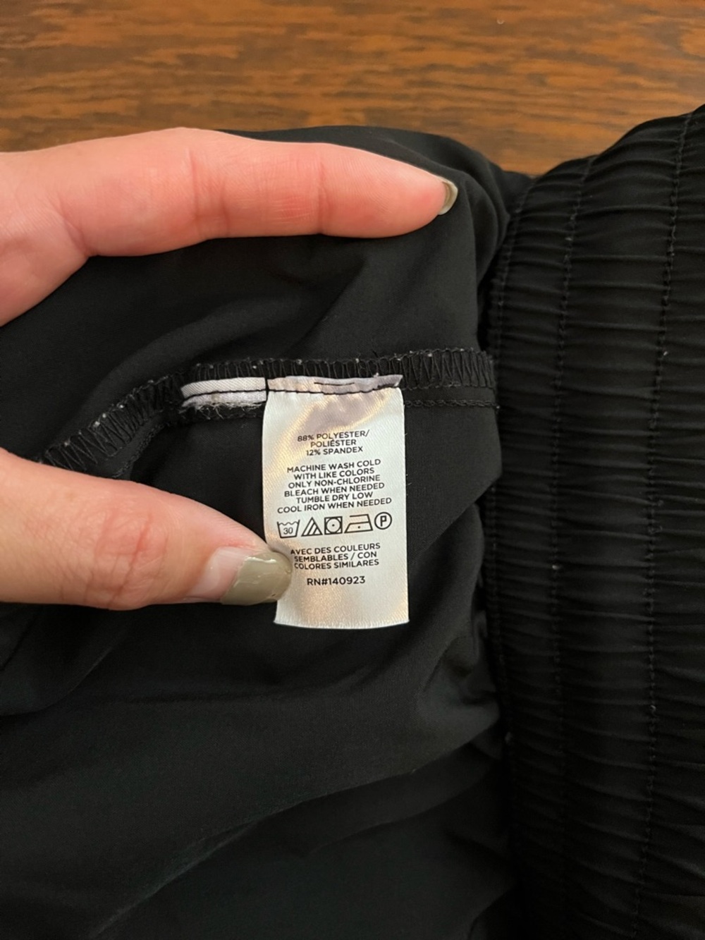 Lou & Grey Women's Black Drawstring Athletic Shorts Size Small Gym Neutral Basic - Picture 6 of 9